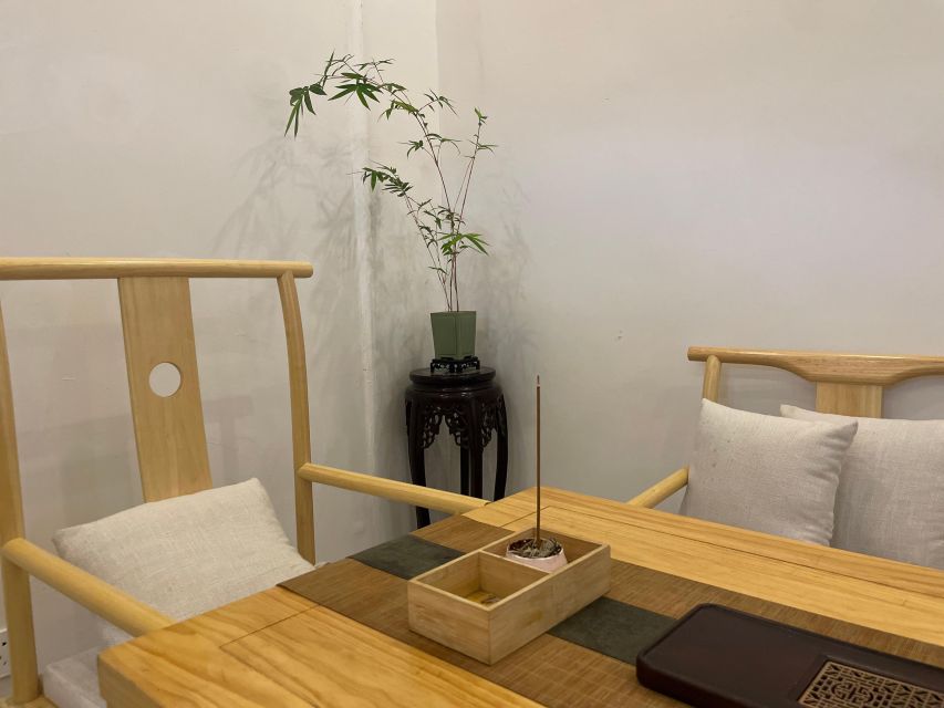 Chinese Tea ceremony in Beijing Hutong courtyard - How to fit it into a Forbidden City day