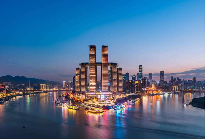 Chongqing: 1-day Essential Guided City Tour without Car - Jiefangbei, Raffles City, and the modern center