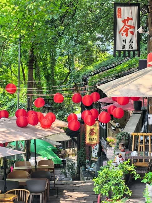 Chongqing: Historical Blocks, Temple, and Mountain Tour - Chongqing’s Taoist temple and the high city view