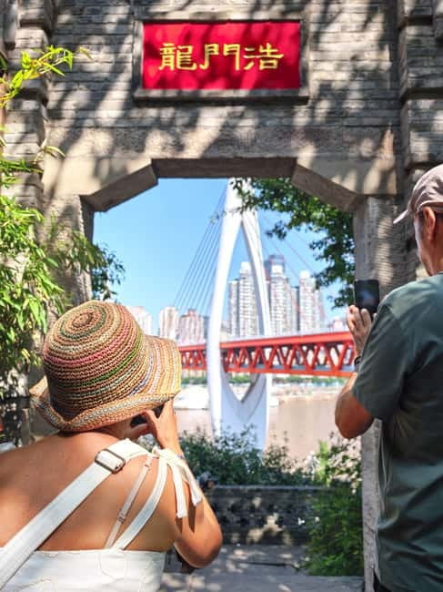 Chongqing: Historical Blocks, Temple, and Mountain Tour - What the $88 price really buys you
