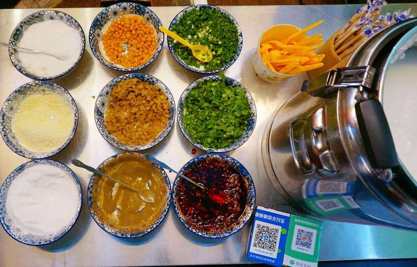 Chongqing: Local Flavors Food Tour - Starting near Linjiang Road