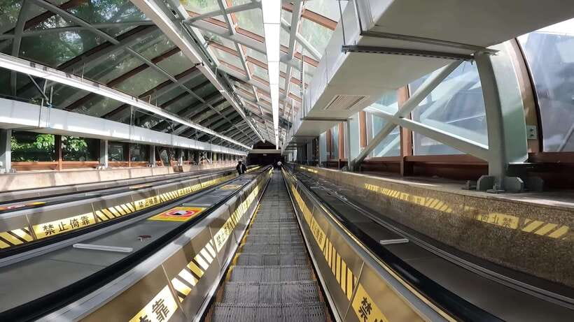 Chongqing: Mountain City Day Tour - Ride the Crown Grand Escalator like a local commuter