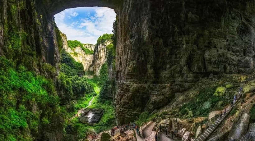 Chongqing One-Day Trip: Wulong's 3 Essentials - Lunch, sandwiches, and the midday pause