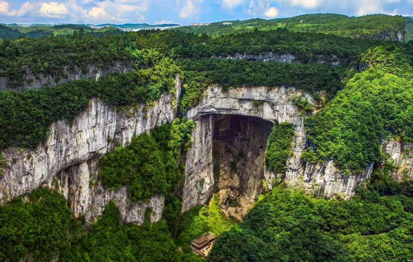 Chongqing:One-day Wulong HikeTrip(GeoPark+Fairy Mt)car incld - The 7:30 departure and the long road south