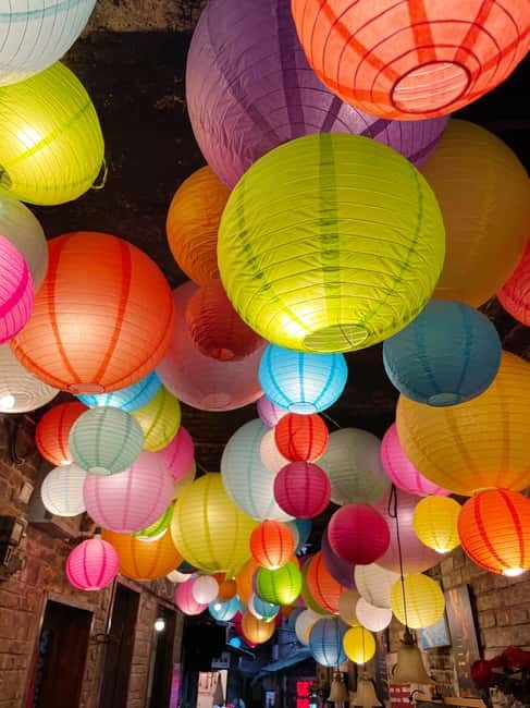Chongqing: Private Food Tour and Magical Night Views - Finding dumplings away from the bright signs