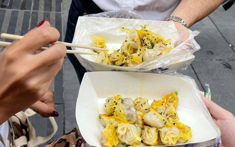 Chongqing: Private Food Tour and Magical Night Views - Walking through Jiefangbei, Shibati, and Shancheng Alley
