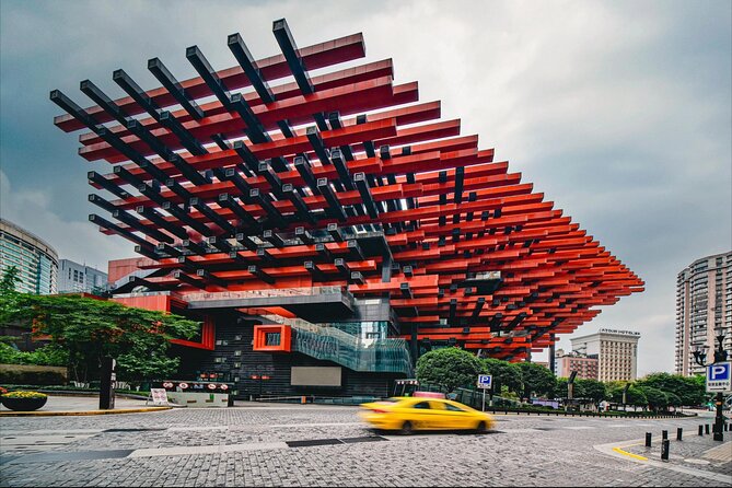 Chongqing private luxury city tour: Must-sees All in One - Liziba Station and the famous train-through-building view