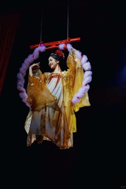 Chongqing: Qingyu Banquet Experience with Show and Dinner - Ancient costumes, makeup, and the extra charge
