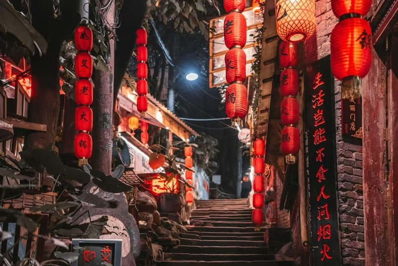 Chongqing: Surreal Urban, Ancient Town, and Secret Viewpoint - Crossing the Yangtze by cableway
