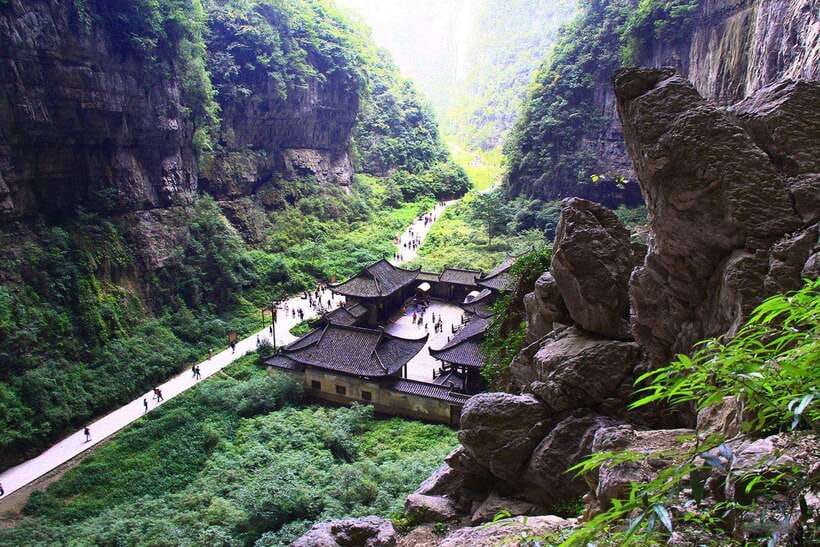 Chongqing: Wulong 2 Spots All-inclusive Luxury Private Trip - Lunch in Xiannvshanzhen