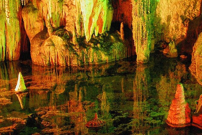 Chongqing Wulong: All inclusive luxury private trip to 2 spots - Guides who help with the details