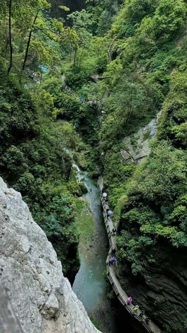 Chongqing: Wulong Karst 3 Wonders Premium Small Group Tour - Lunch near the scenic areas