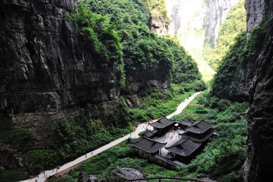 Chongqing: Wulong Private Day Exploration Tour - Lunch in Wulong District before the main walk