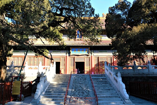 Confucius Temple and Imperial College Entrance Ticket - Walking through the former imperial college