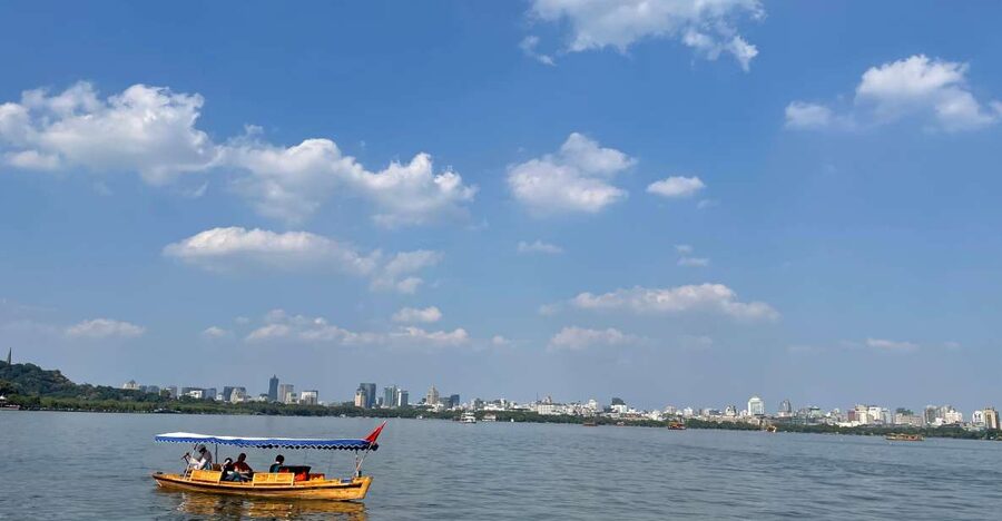 Customized Hangzhou Guided Tour Based on Your Interests - West Lake sets the tone
