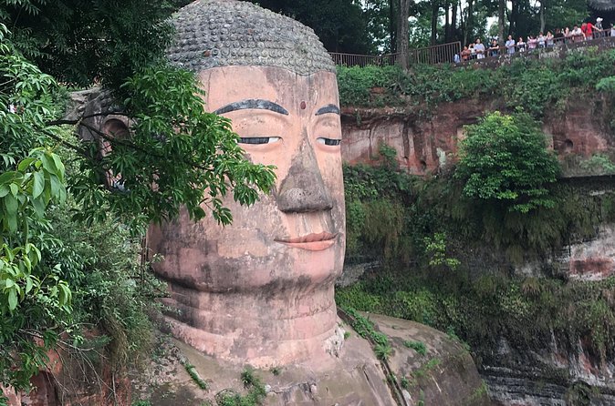 Day Tour: Chengdu Panda Breeding Base and Leshan Giant Buddha - Lunch near the Leshan Giant Buddha