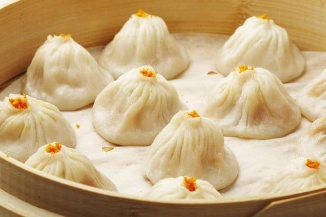 Din Tai Fung Dinner and VIP Class River Cruise Experience in Shanghai - One hour on the Huangpu River in VIP Class