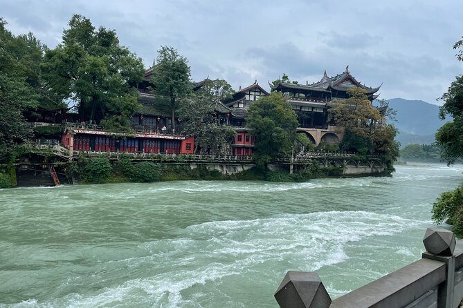 Discovery more Dujingyan Mt Qingcheng with private guide tour - Entering Mount Qingcheng, a Taoist center in the forest