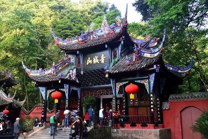 Discovery more Dujingyan Mt Qingcheng with private guide tour - Who will enjoy this tour most?