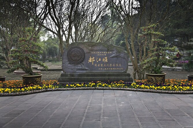Dujiangyan Irrigation System and Panda Base Day tour - Zhongshuge, China’s famous bookstore photo stop