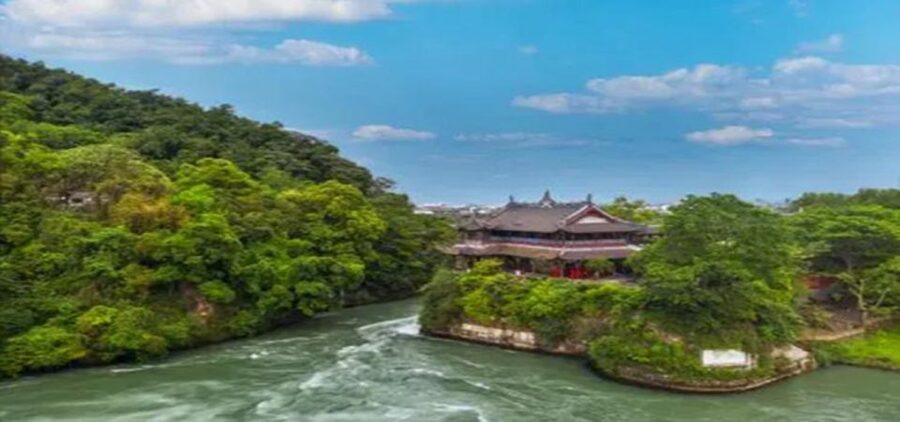 Dujiangyan panda base and irrigation system park day tour - Final call: book it for the mix, not just the pandas