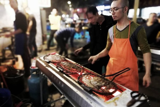 Evening Foodie Adventure in Chengdu the Land of Plenty - Jianshe Road and the vendor-to-vendor format