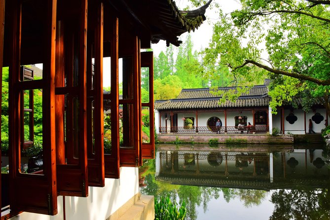 Flexible Hangzhou Private Day Tour with Lunch - Leifeng Pagoda and the view from above