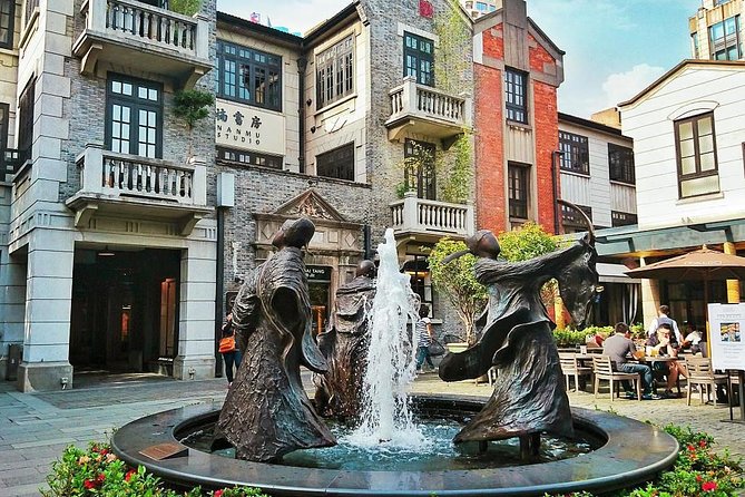 Flexible Private Shanghai Layover Tour - Meeting your driver at the airport