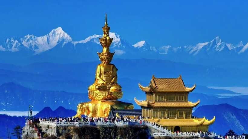 From Chengdu: Mount Emei Day Trip with Golden Summit Visit - The 48-meter Golden Buddha Statue