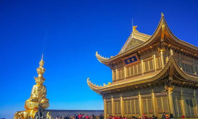 From Chengdu: Mount Emei Day Trip with Golden Summit Visit - What the 10-hour schedule feels like