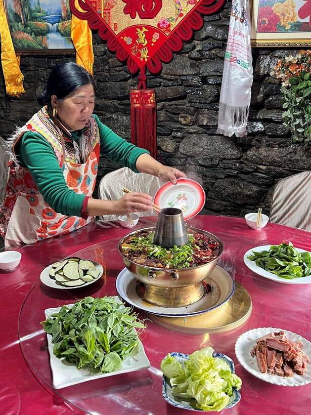 From Chengdu: Tibetan Village Live as a Tibetan Day Tour - Reaching Ganbao from Chengdu
