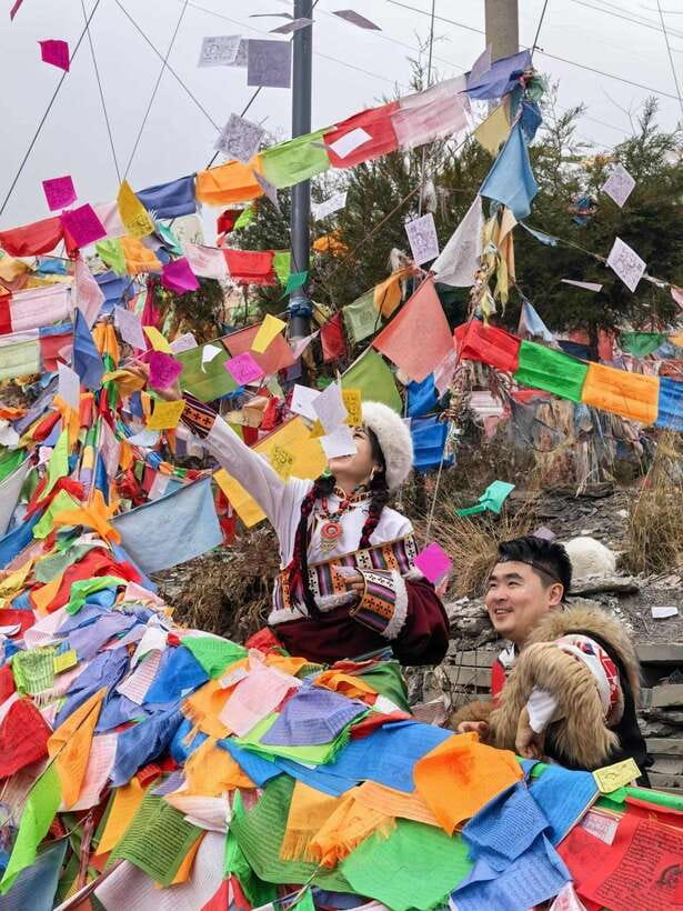 From Chengdu: Tibetan Village Live as a Tibetan Day Tour - Two hours of butter tea and Tibetan crafts