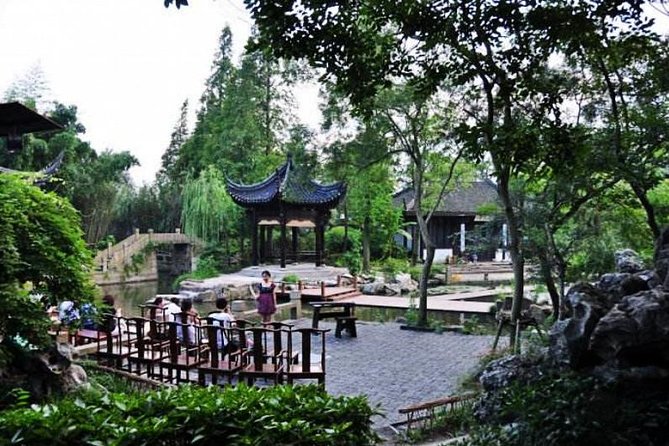 From Shanghai: Zhujiajiao Water Town Private Tour with Boat Ride - What the guides add to the experience