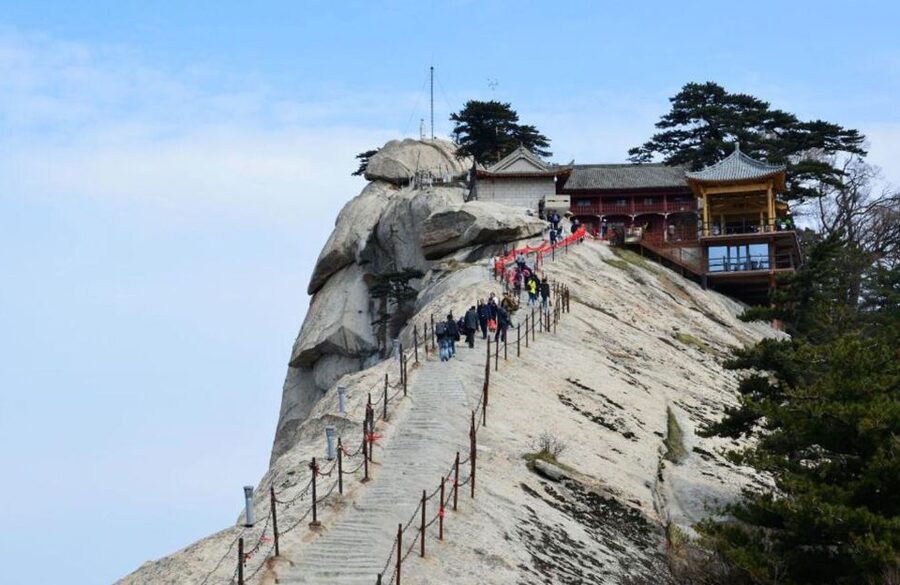 From Xi'an: Mt. Huashan Private Tour and Cable Car Ride - Riding the cable car to the upper mountain