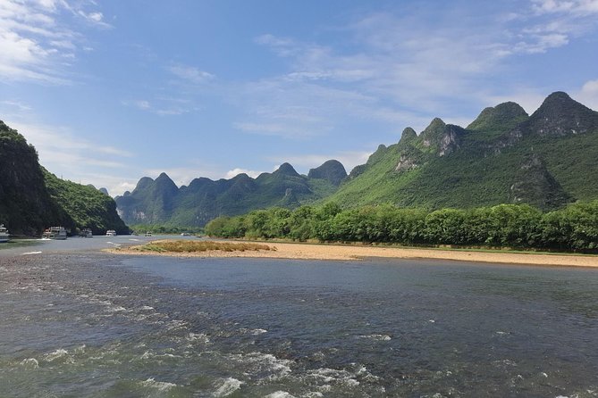 Full-Day Guilin Li-River Cruise and Yangshuo Xianggong hill Private Day Tour - Xianggong Hill and the 450-step climb