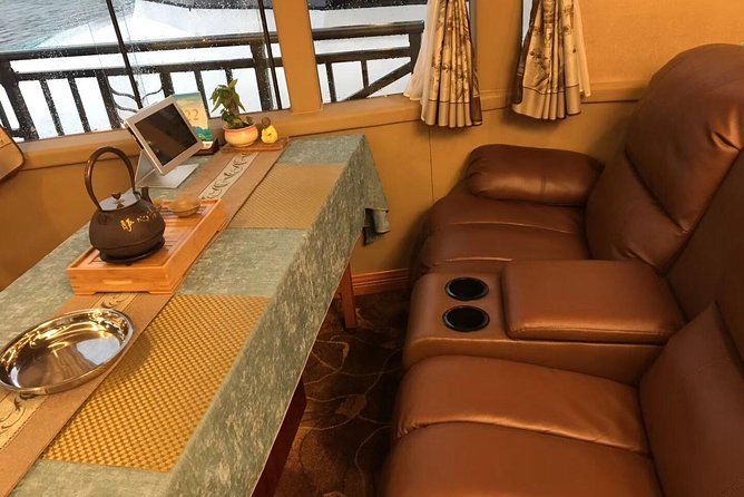 Full-Day Li-River Tour with the 4 Star Luxury Boat VIP Room and Liusanjie Show - Four Hours to Find Your Pace in Yangshuo