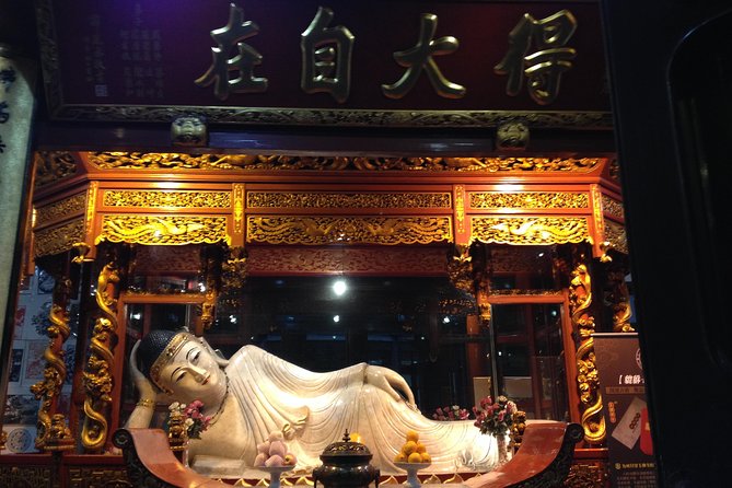 Full-Day Private Guided Tour of Shanghai - Lunch: a traditional pause, not an automatic bargain