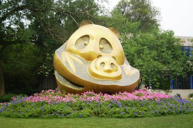 Giant Panda and Leshan Buddha Day Trip from Chengdu - Meeting the Leshan Giant Buddha