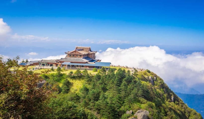 Golden Buddha & Cloud Sea: Emei Mountain Private Tour - What the $292 price really covers