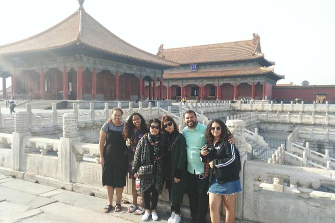 Great Wall & Forbidden City Layover Small Group Tour (8AM-4PM) - Meeting your guide at Terminal 3