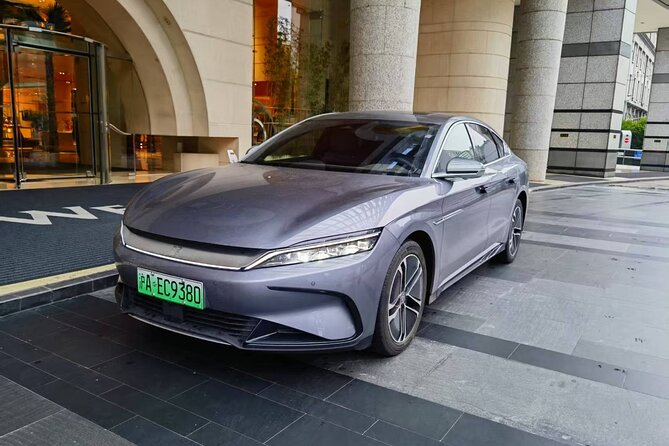 Guangzhou Baiyun Airport Guangzhou Hotels:Private with Meet & Great Service - The ride into Guangzhou