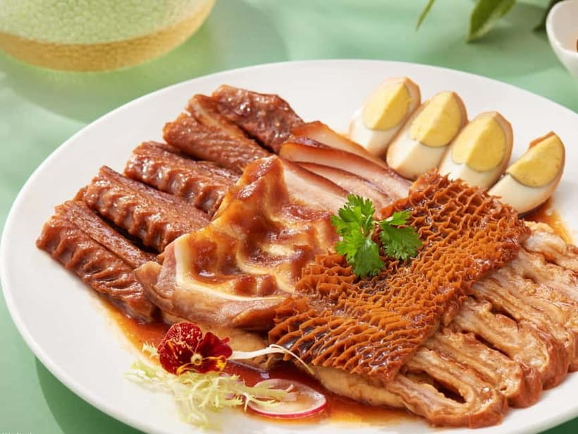 Guangzhou: Dim Sum Brunch with a Local Guide - What the 10-person group size means