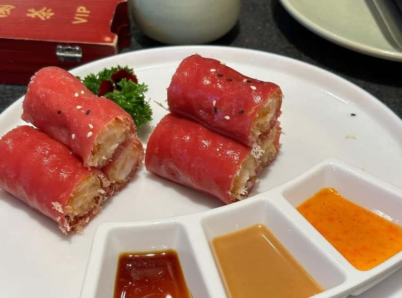 Guangzhou: Food Tour - Eat Like Local + Rice Roll Workshop - Meeting at Caihong Bridge and starting with dim sum