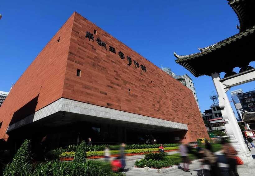 Guangzhou Full Day City Tour with Old and New Highlights - Nanyue King’s Mausoleum: a royal tomb under the city