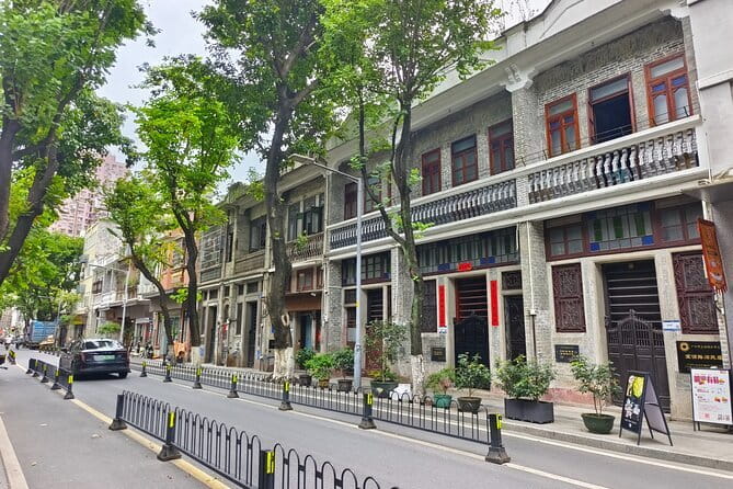 Guangzhou VIP Car Tour– Tailored Sightseeing & Shopping Adventure - Food, shopping, and extra time