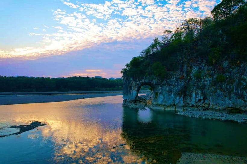 Guilin: City Tour with Elephant Hill & Ming Tea Tasting - What the private car adds to a four-hour tour