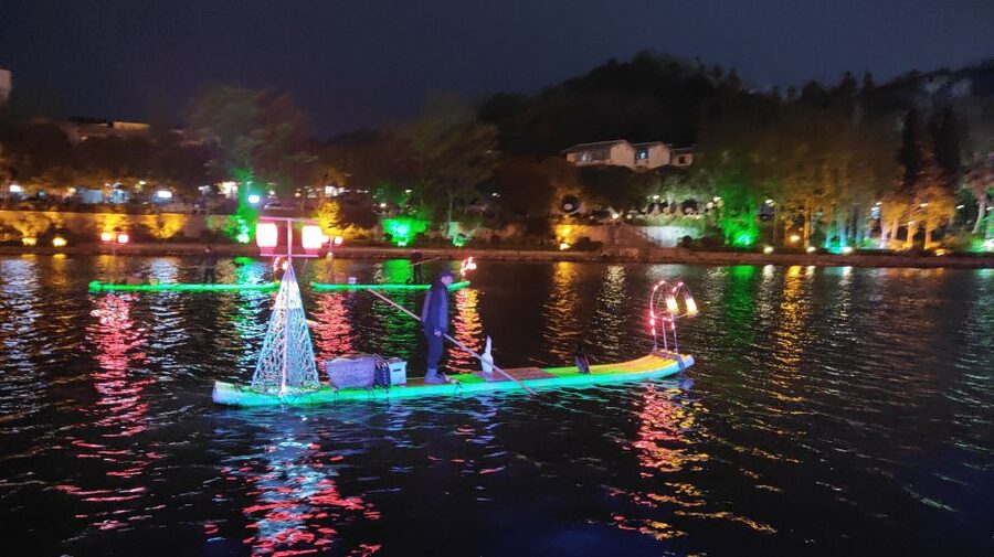 Guilin: Four Lakes Night Cruise with Round-trip Transfer - How much time you really need