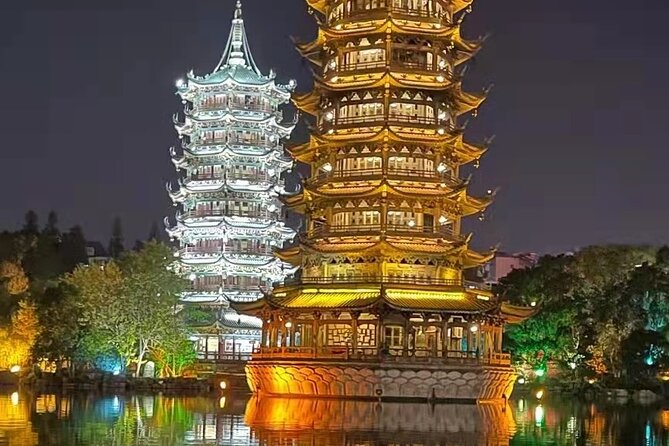 Guilin Four lakes night cruise with the English speaking driver from Guilin hotel - Four things to know before you book