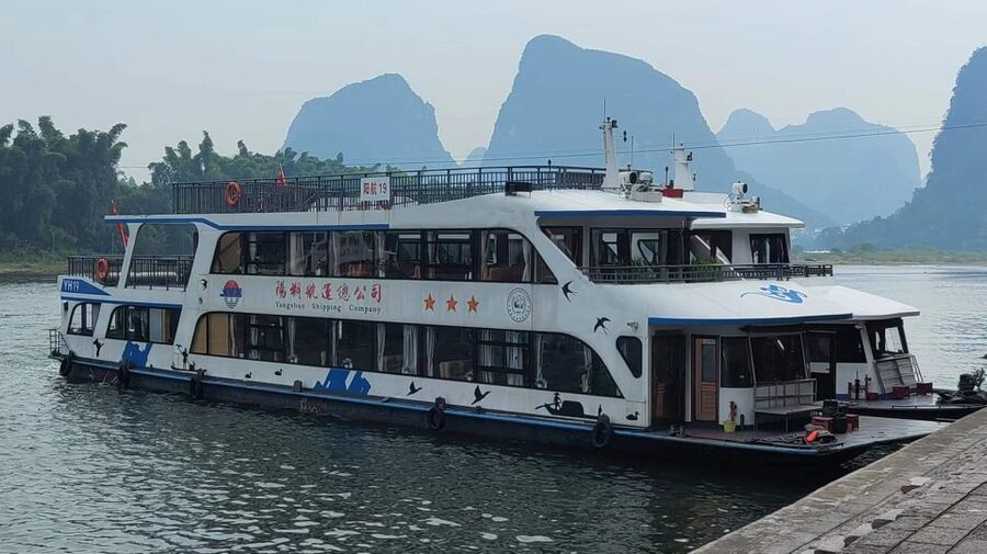 Guilin: Li River Cruise with Transfer to Yangshuo - Arriving in Yangshuo and seeing West Street