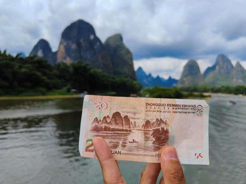 Guilin: Li River Cruise with Transfer to Yangshuo - The 8:00 am pickup and ride to the pier